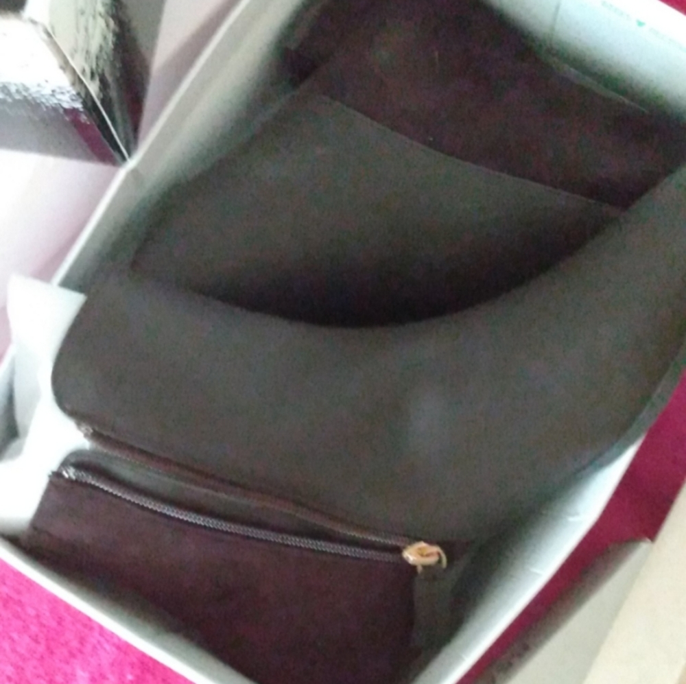 Boots. Black and burgundy